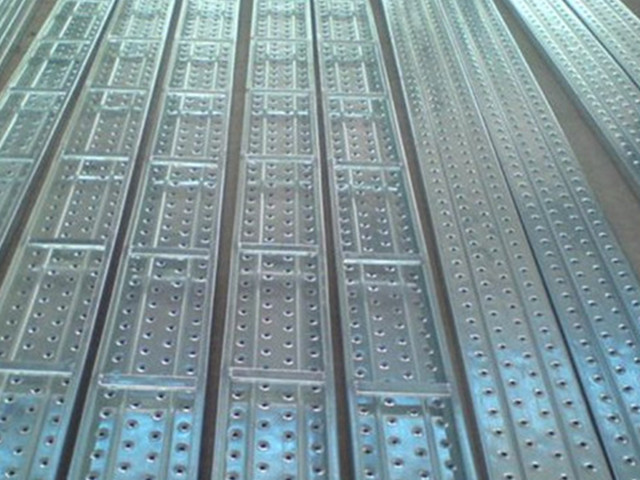 Steel scaffolding walking board